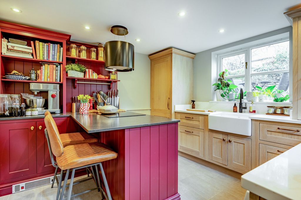 Property photo 2 of 19