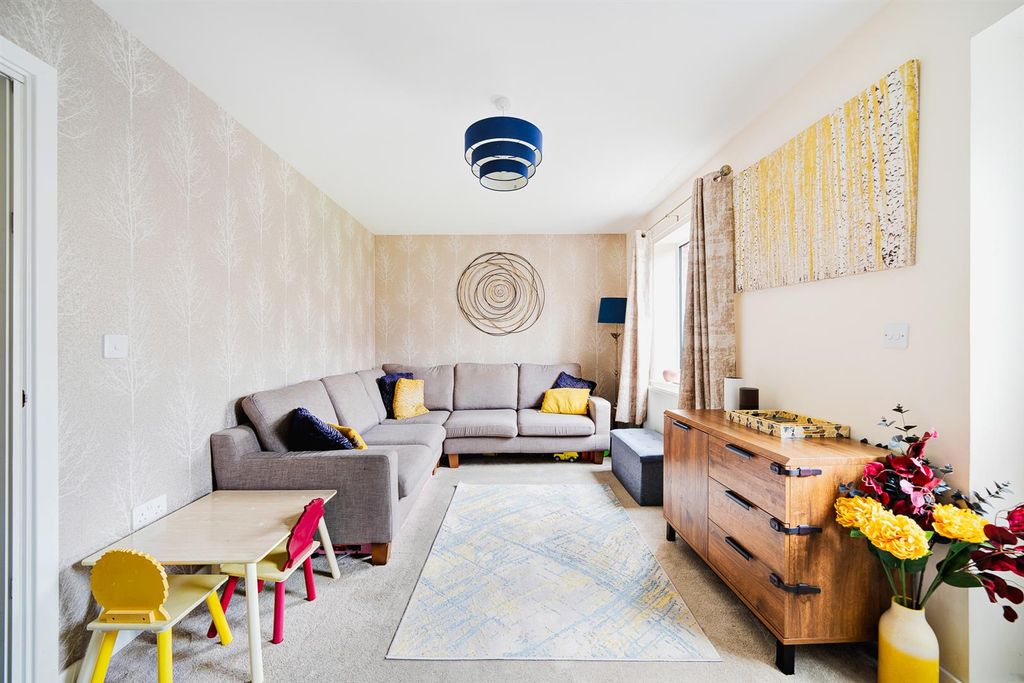 Property photo 2 of 17 Living Room