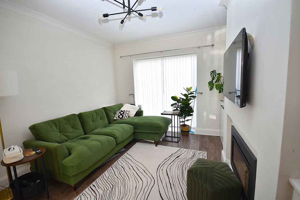 Property photo 3 of 19
