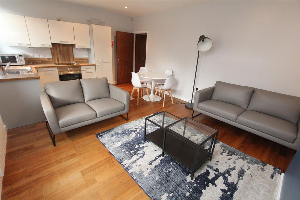 Property photo 1 of 10 Modern Open-Plan Lounge With Stylish Sofas...