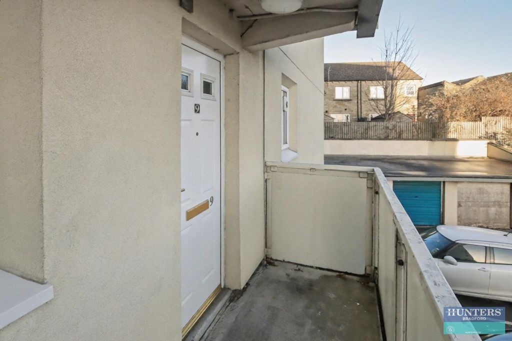 Property photo 2 of 28 Balcony