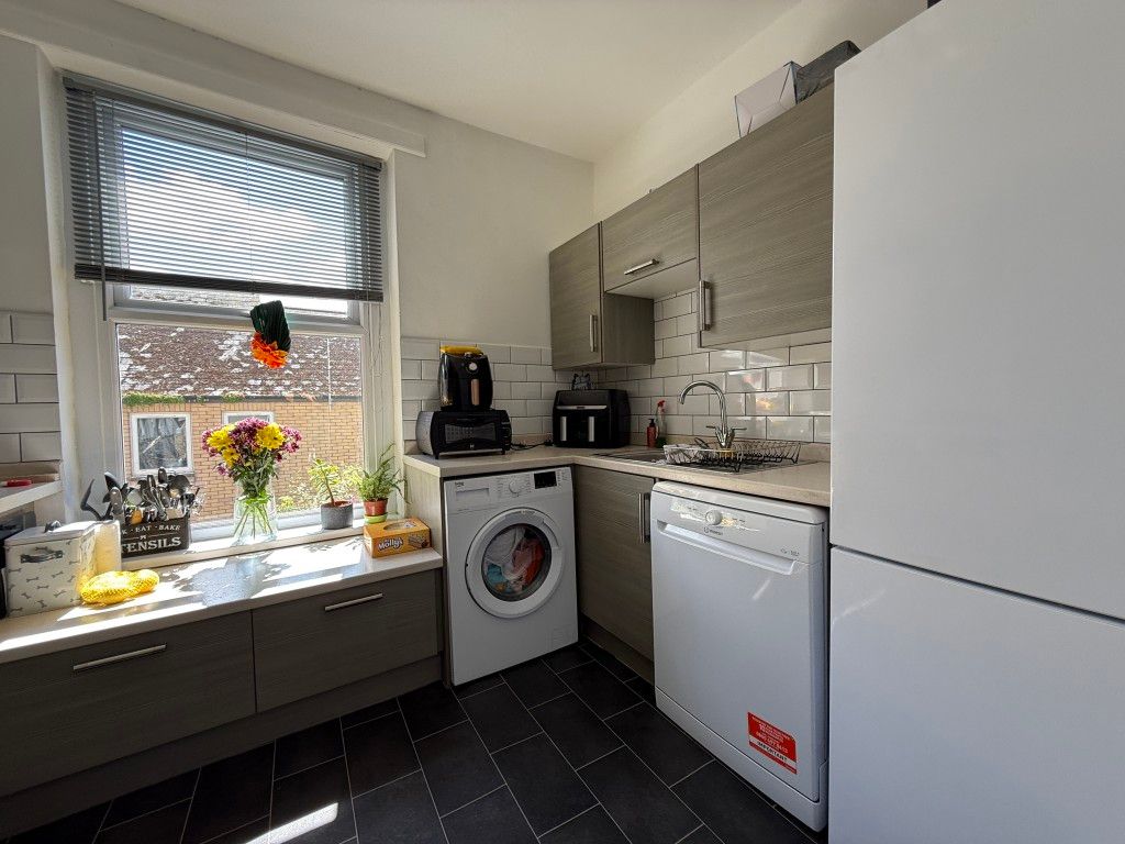 Property photo 2 of 10 Top Flat Kitchen