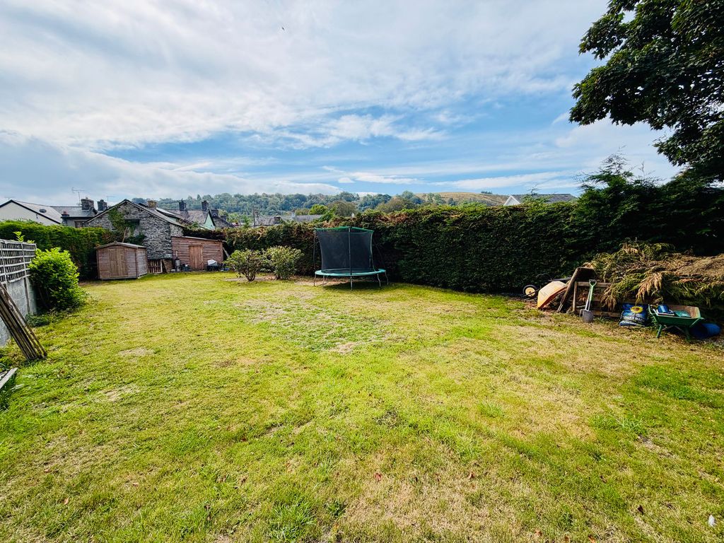Property photo 3 of 27