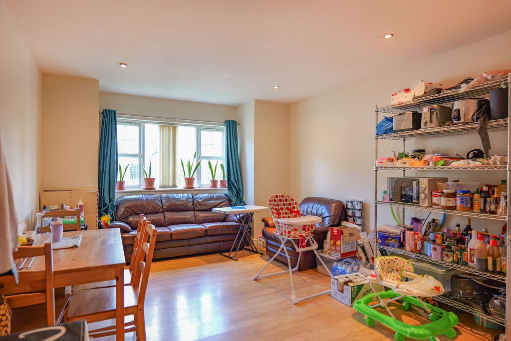 Property photo 2 of 26