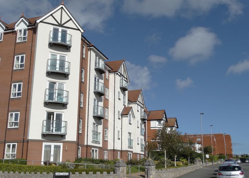 Property photo 1 of 21 Photo 8