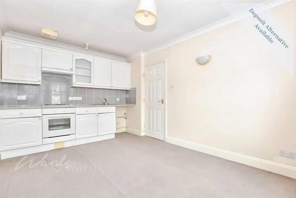 Property photo 3 of 8 Oasis Kitchen 1