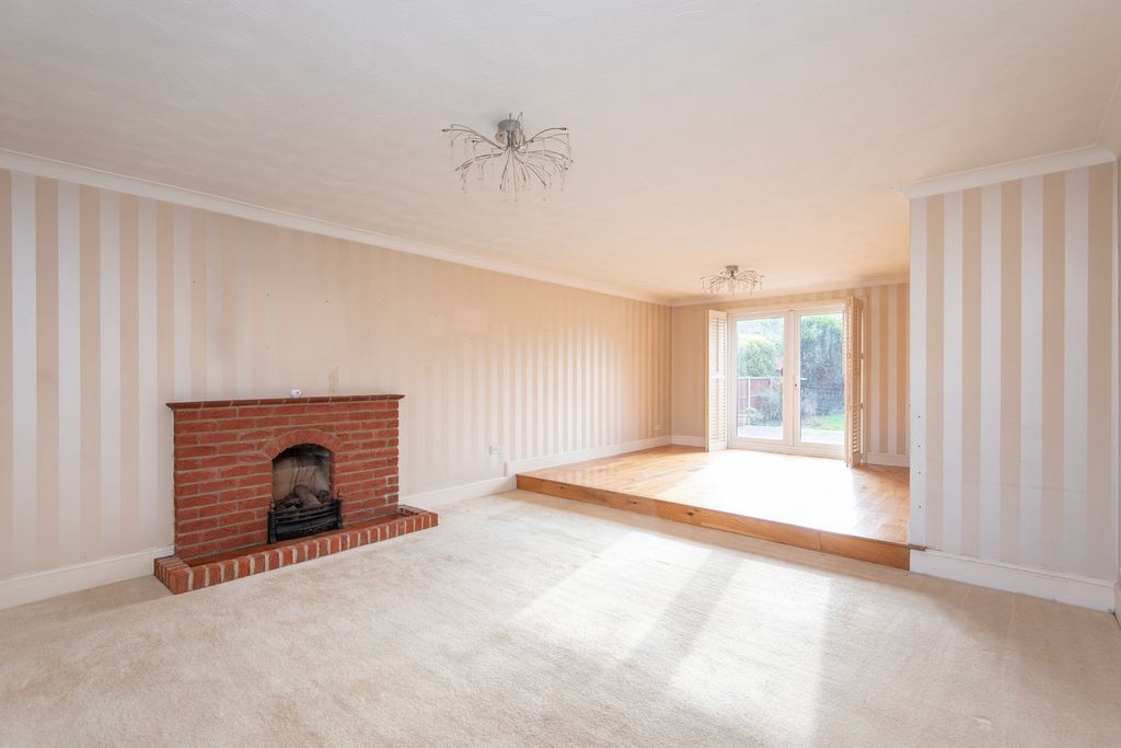 Property photo 2 of 14