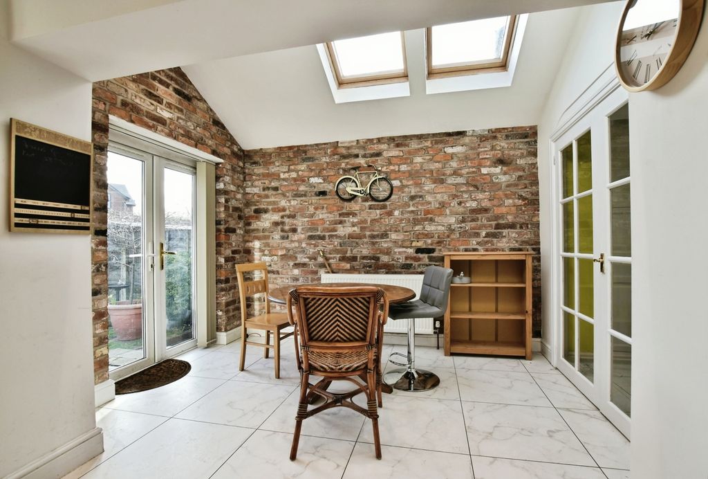 Property photo 2 of 29 Pbox-Img.Jpg