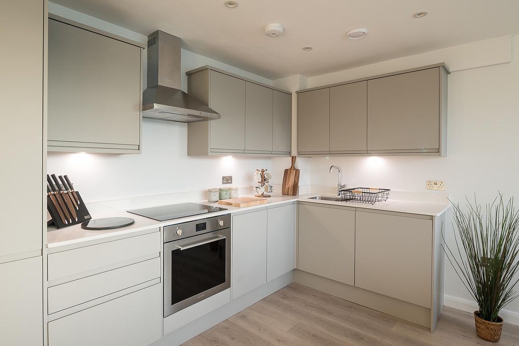 Property photo 2 of 10 Kitchen