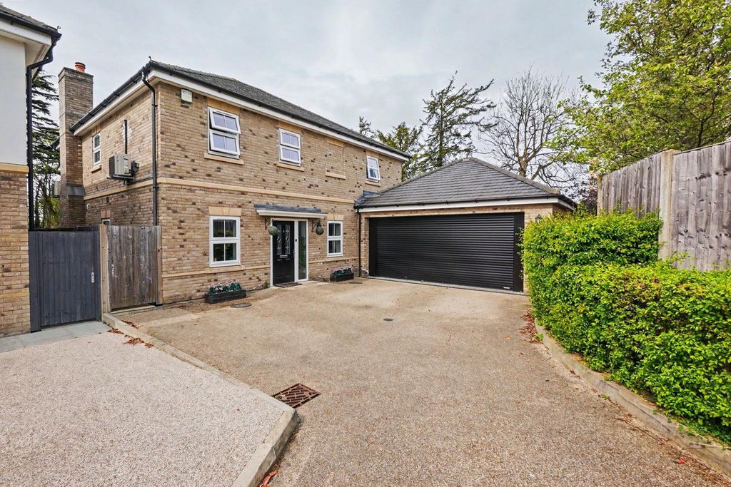 Property photo 1 of 28