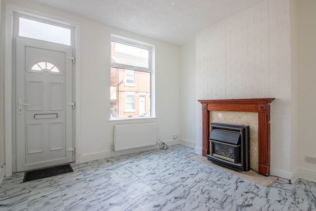 Property photo 2 of 14 E