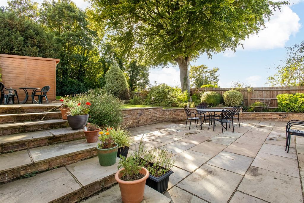 Property photo 2 of 21 Rear Garden