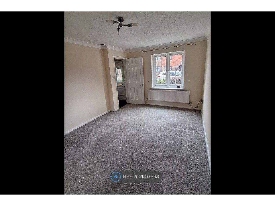 Property photo 2 of 13 Sitting Room