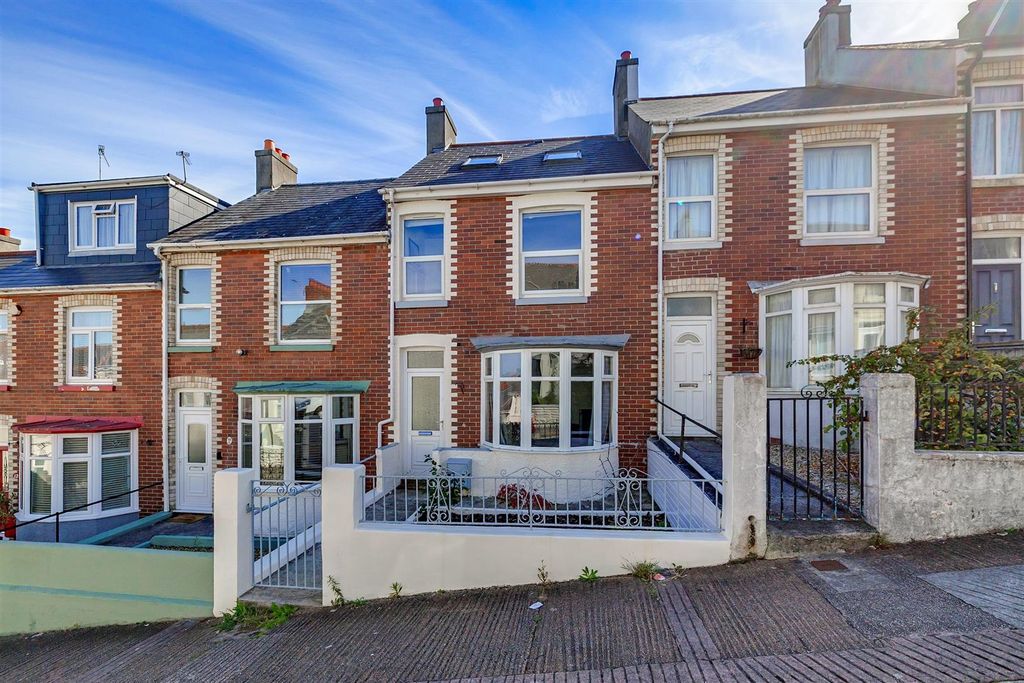 Property photo 1 of 19 Front Exterior