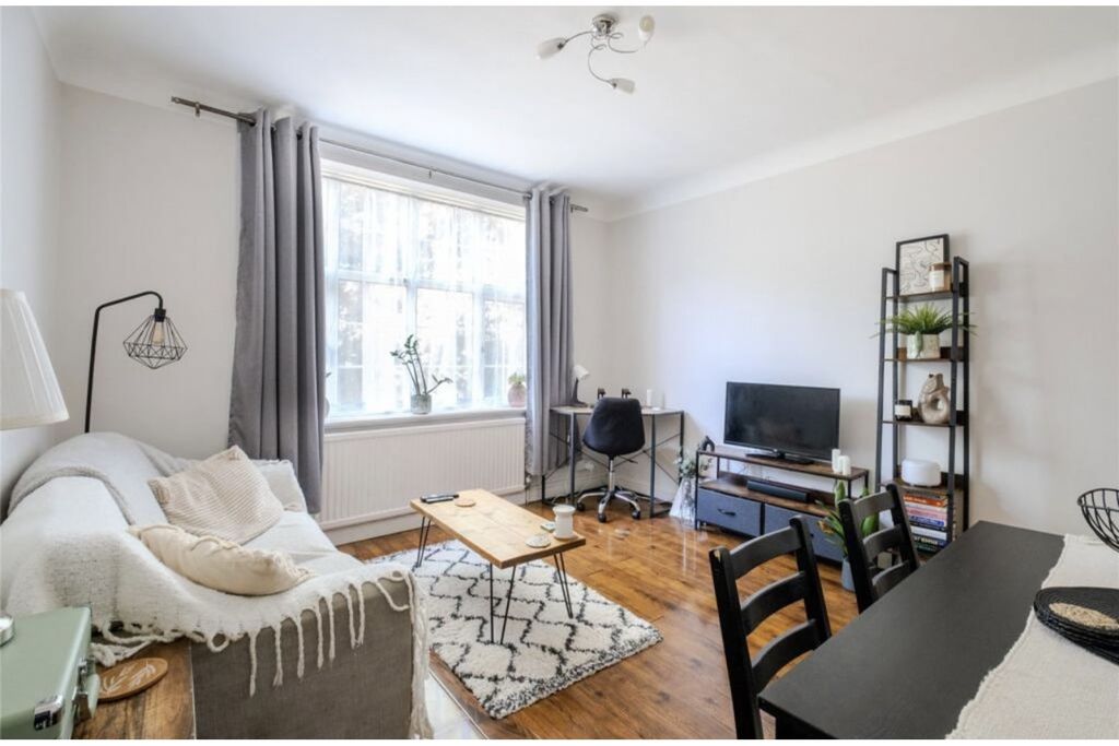 Property photo 2 of 6