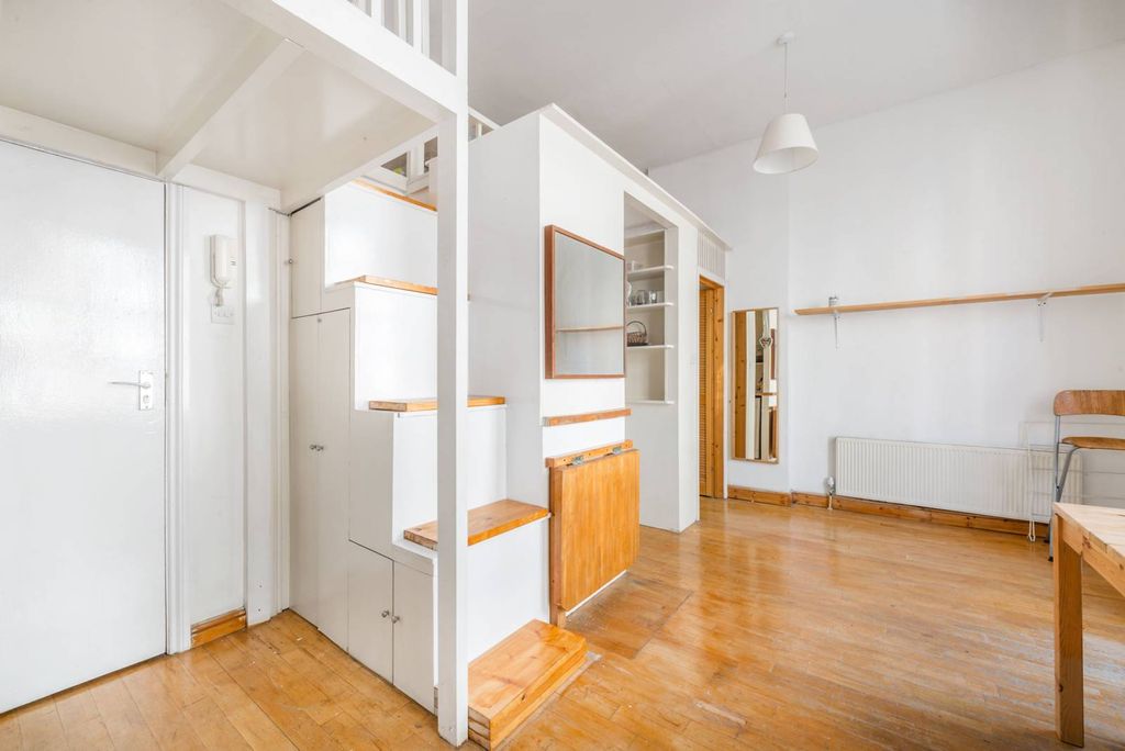 Property photo 3 of 5