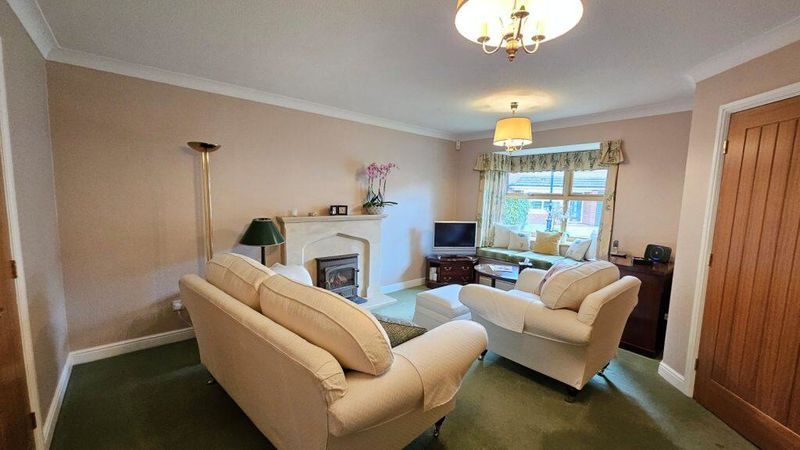 Property photo 2 of 23 Lounge