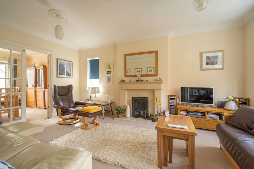 Property photo 2 of 29