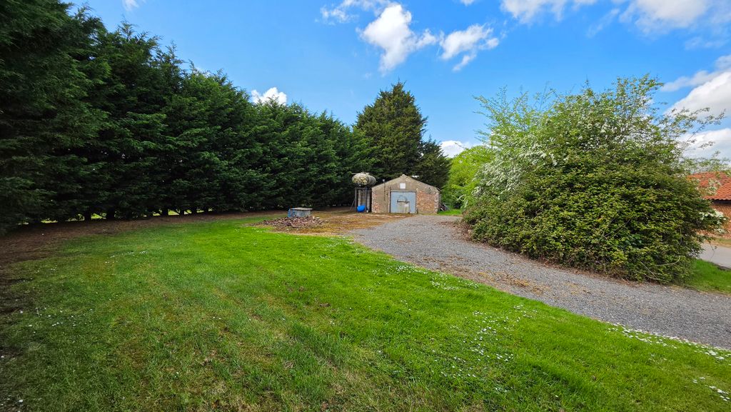 Property photo 1 of 3