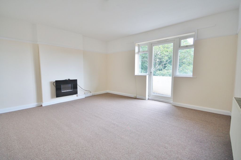 Property photo 2 of 7 Living Room