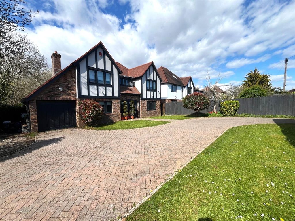 Property photo 2 of 22