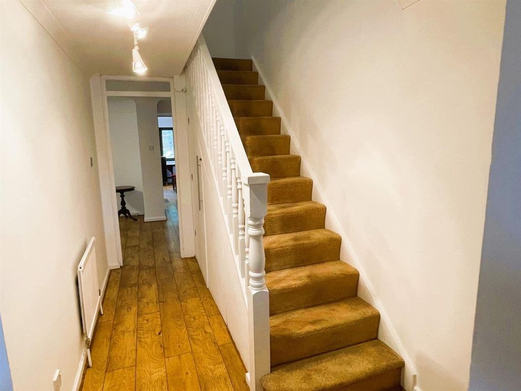 Property photo 3 of 21