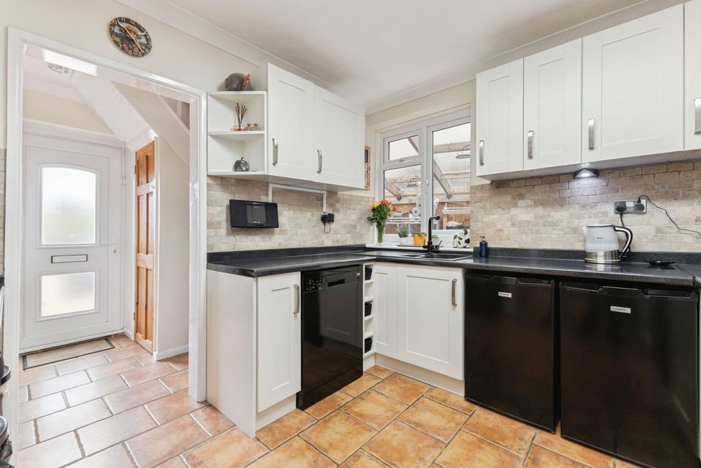 Property photo 2 of 17 Photo