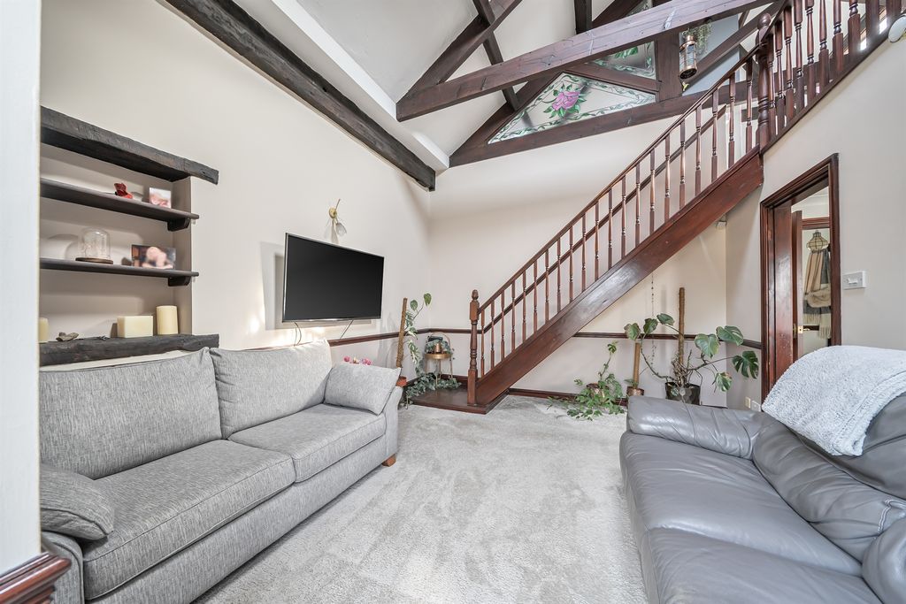 Property photo 3 of 21