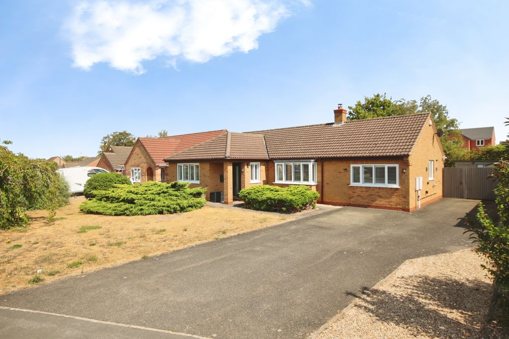 Property photo 1 of 27