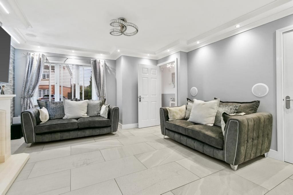 Property photo 3 of 32