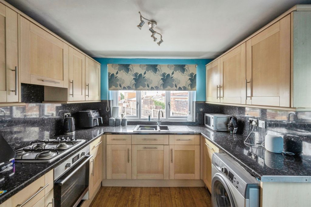 Property photo 3 of 16