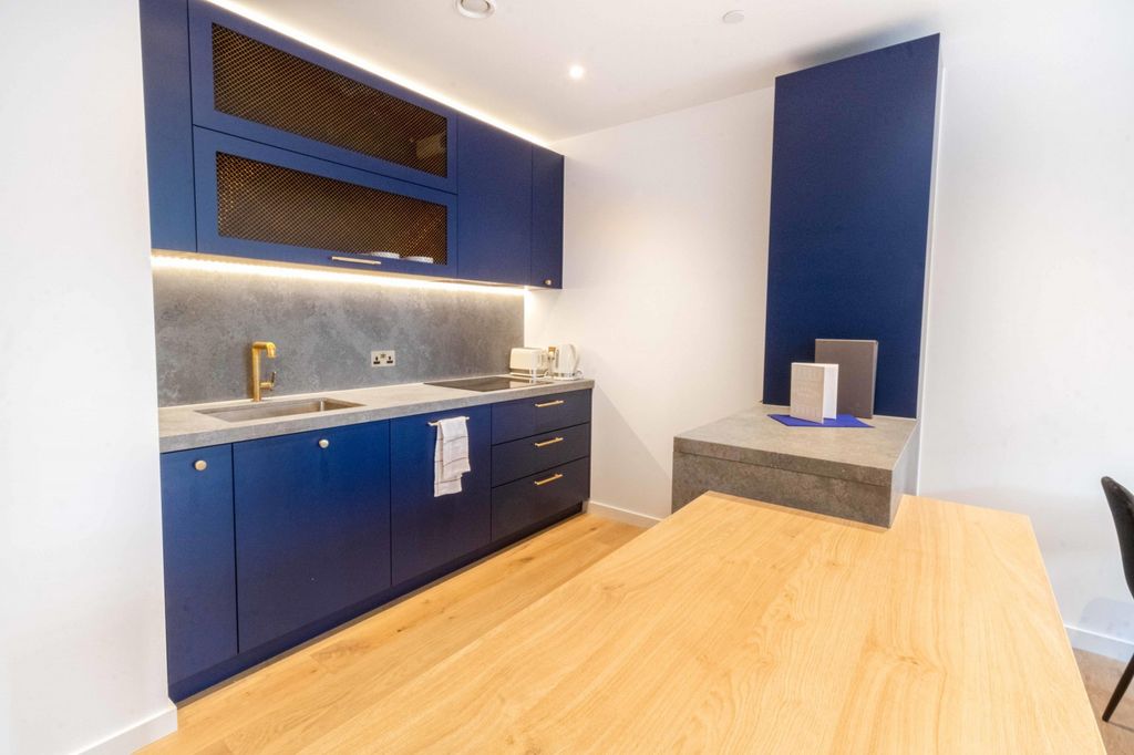 Property photo 2 of 7 (Main)