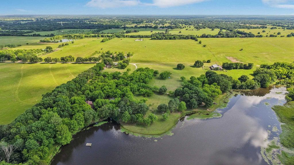 Property photo 3 of 8 <Alttext/>