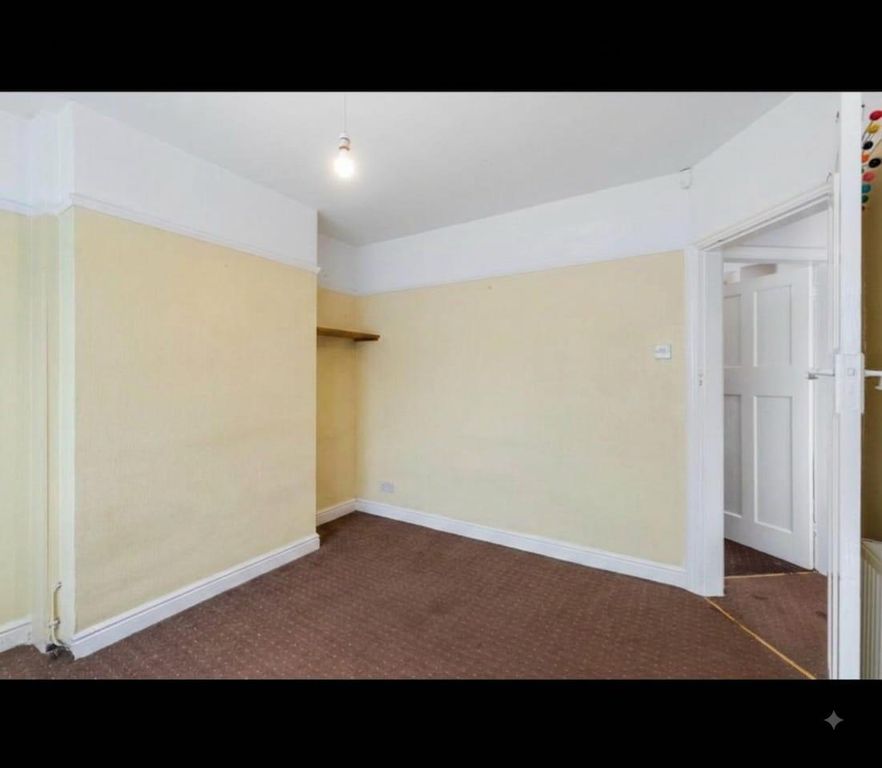 Property photo 3 of 13 Bedroom