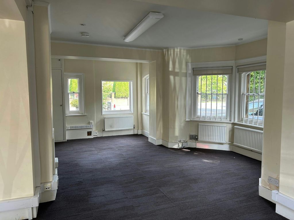 Property photo 2 of 7 30.Jpg