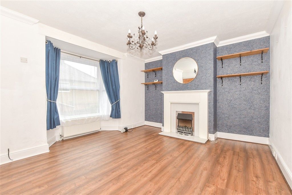 Property photo 2 of 14 Lounge