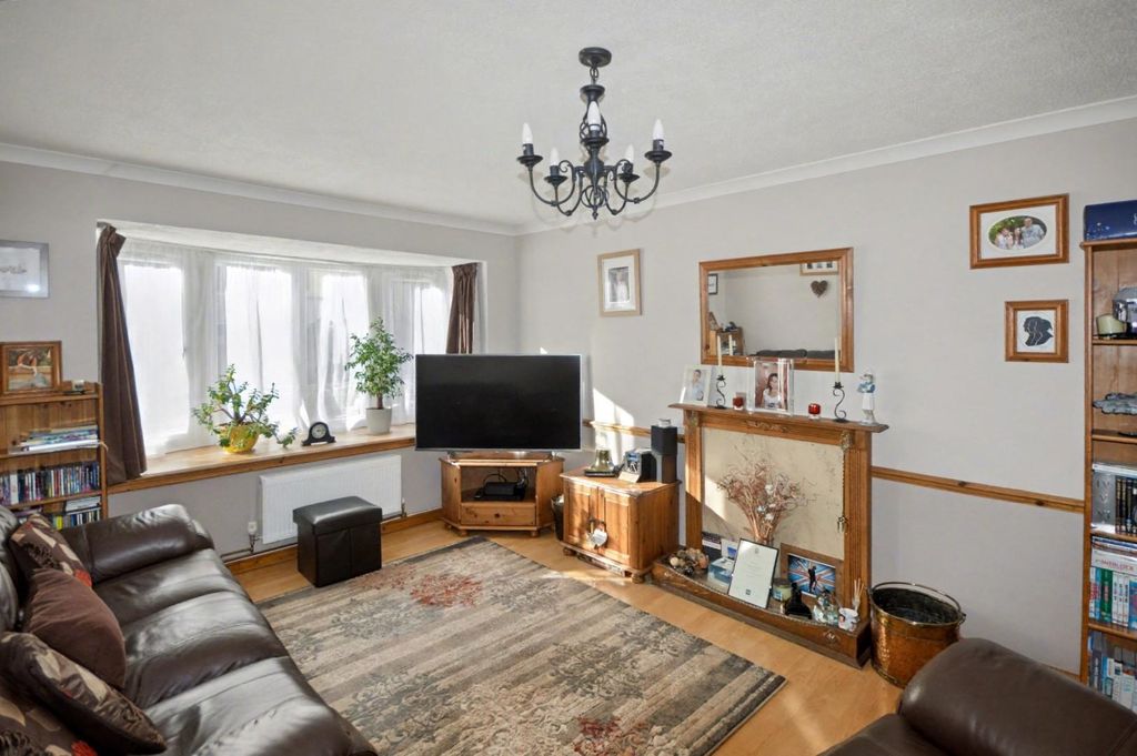 Property photo 2 of 16 Living Room