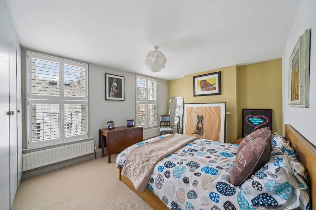 Property photo 3 of 10