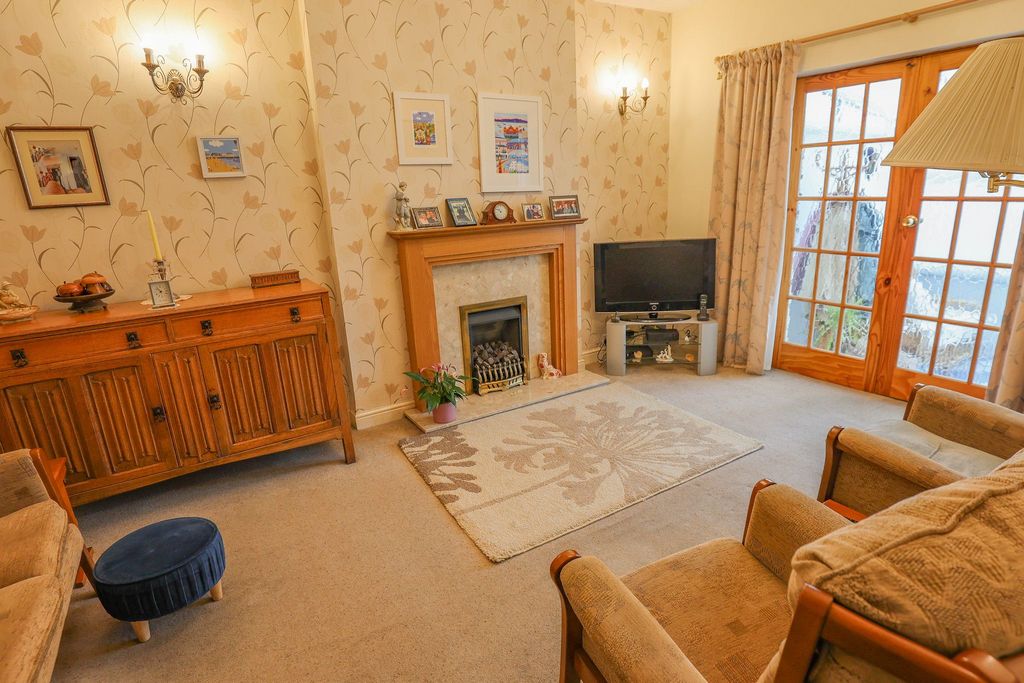 Property photo 3 of 14