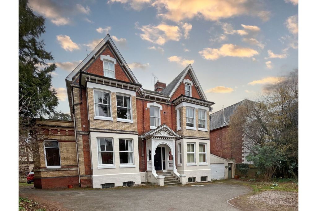 Property photo 1 of 1 Front View