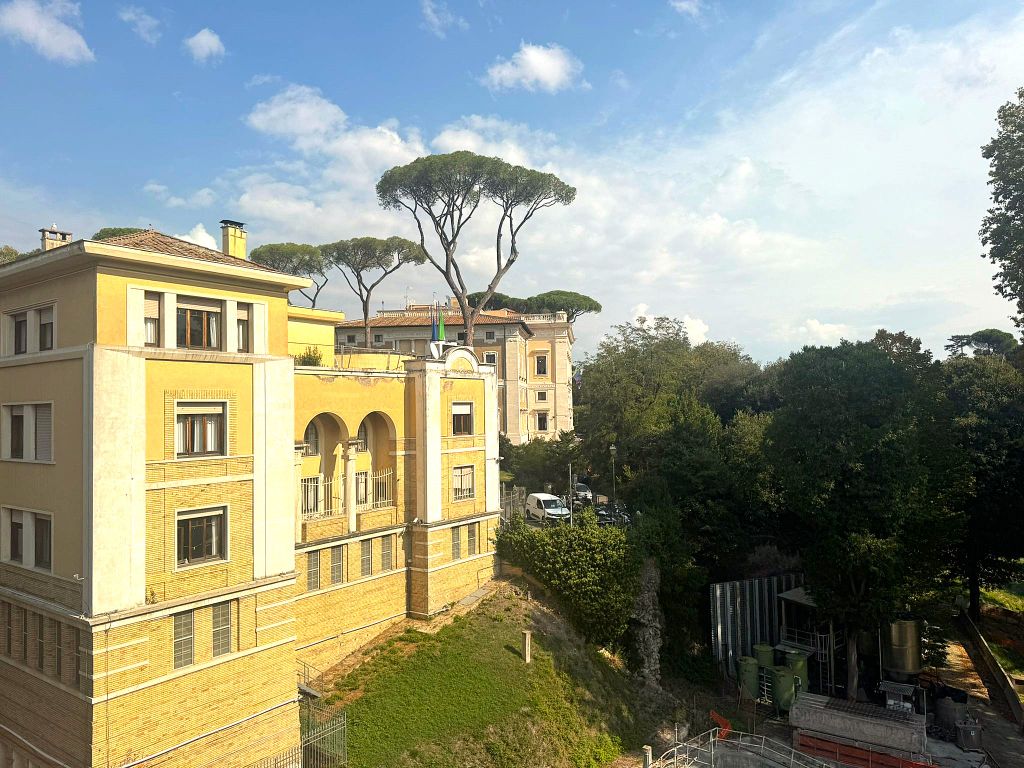 Property photo 2 of 34