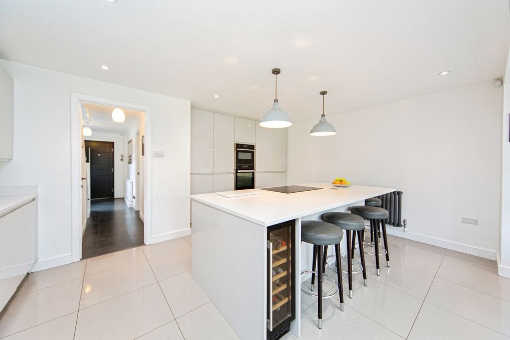 Property photo 3 of 33 Pbox-Img.Jpg