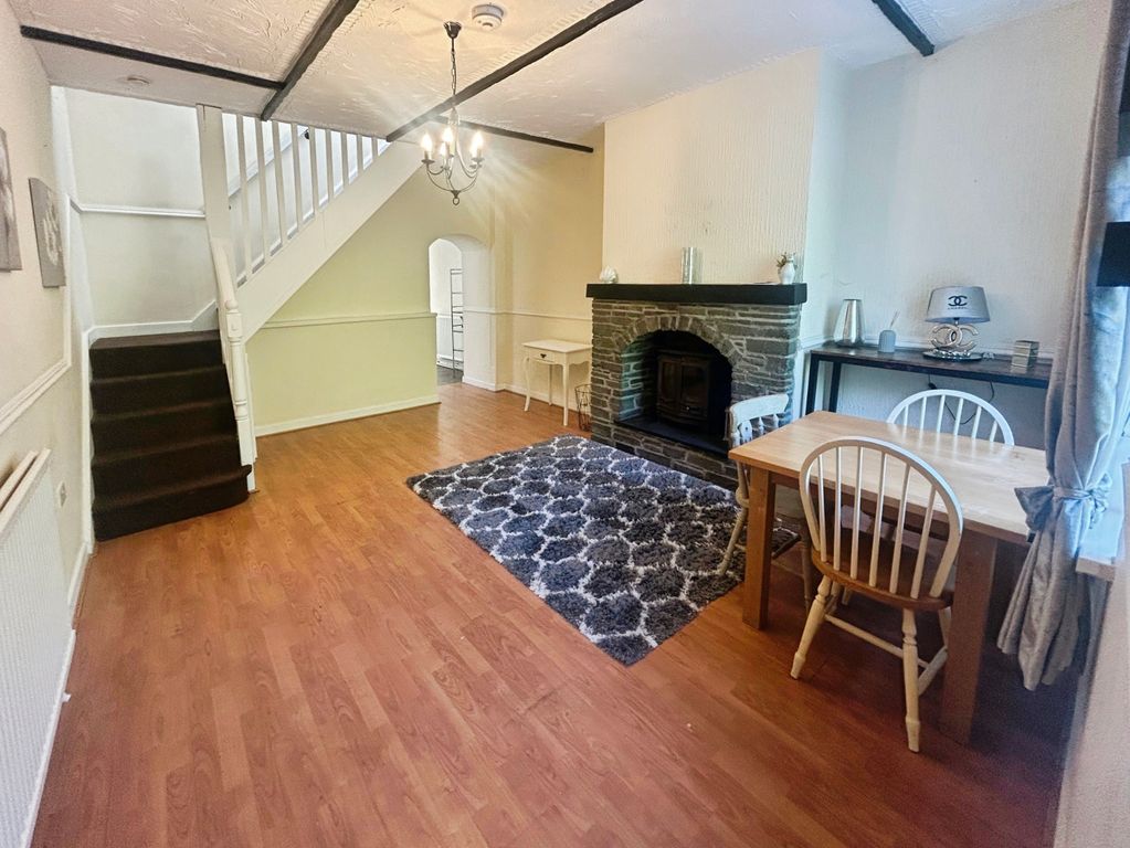 Property photo 2 of 12 Image