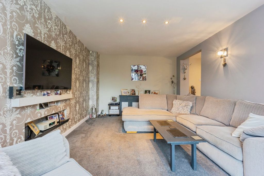 Property photo 3 of 29