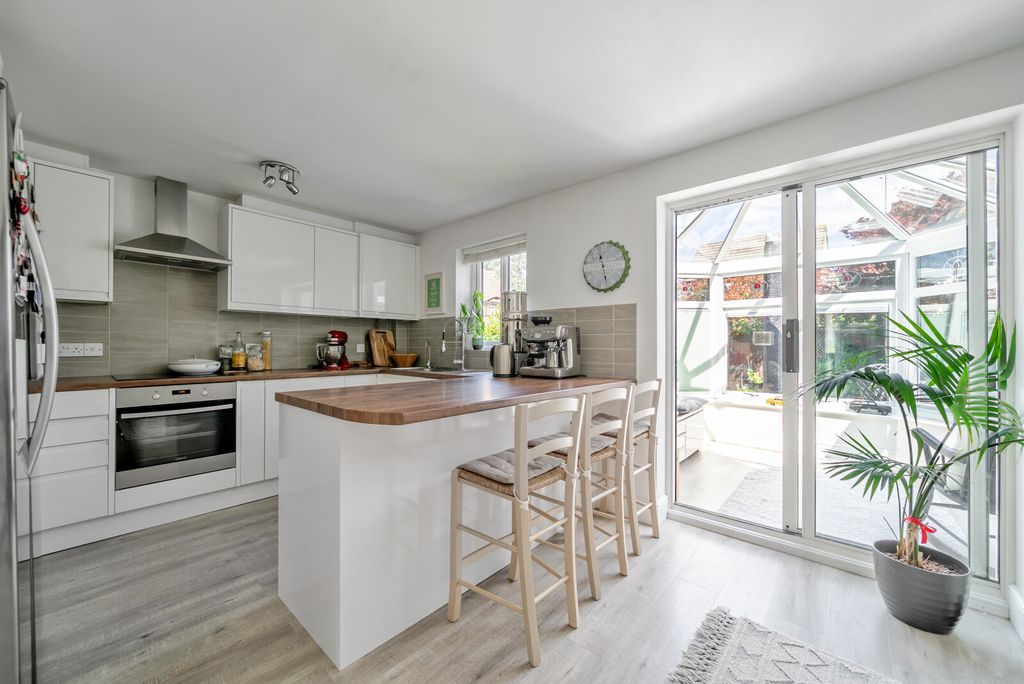 Property photo 3 of 13 1-6A32c760d97A1-1...