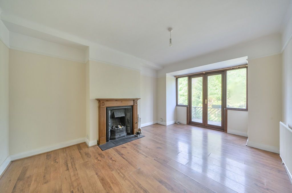 Property photo 3 of 15 Photo 10