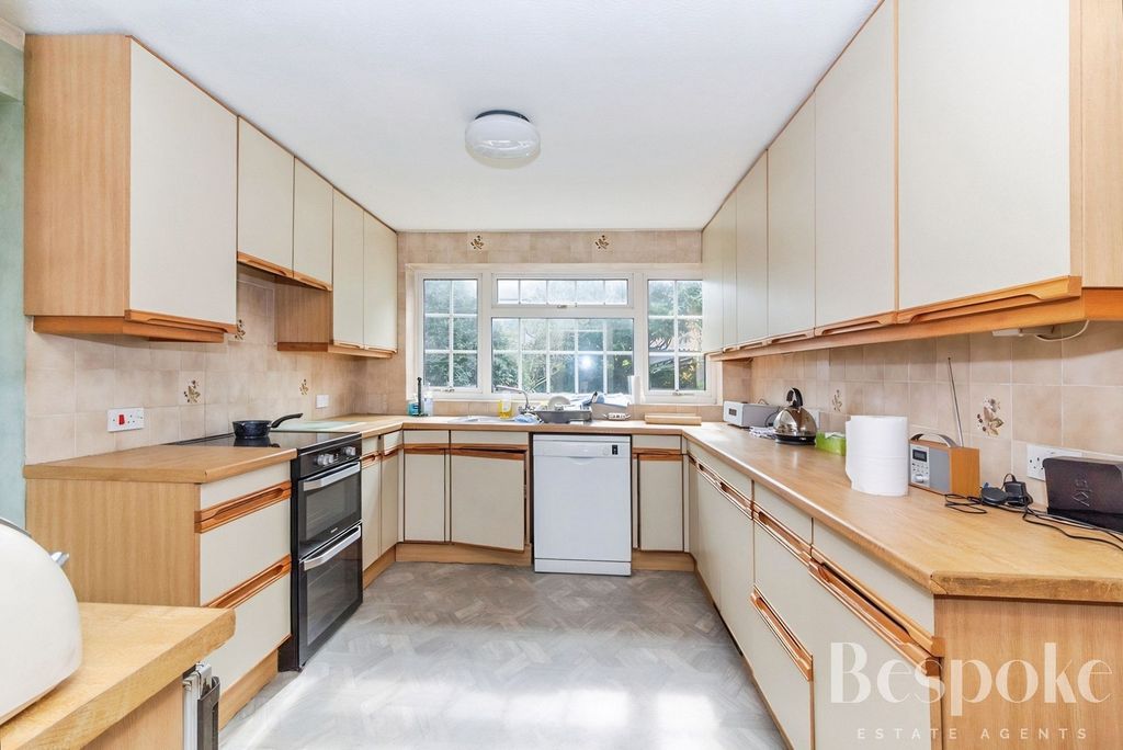 Property photo 2 of 29 Kitchen