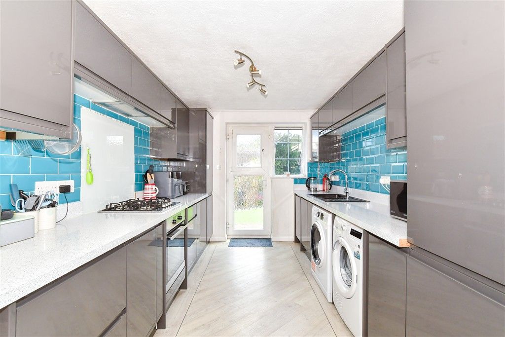 Property photo 3 of 12 Kitchen