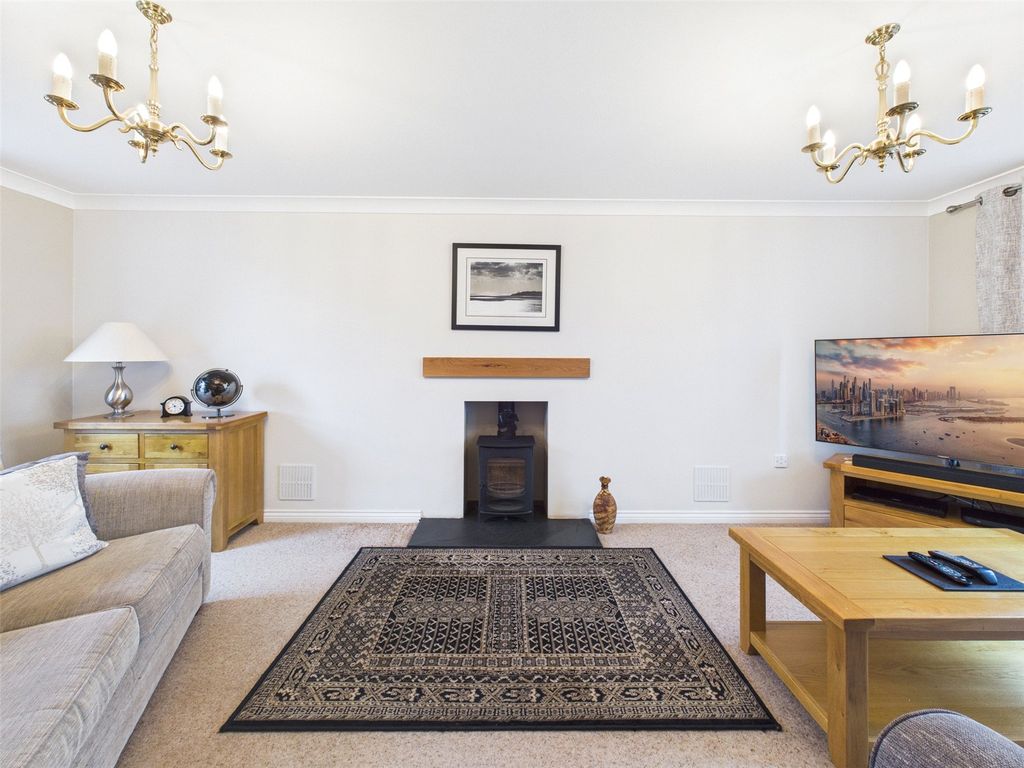 Property photo 3 of 27 Picture No. 48