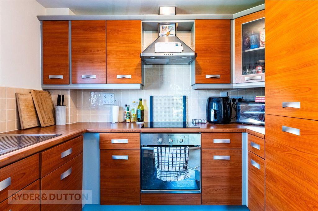 Property photo 3 of 13 Kitchen